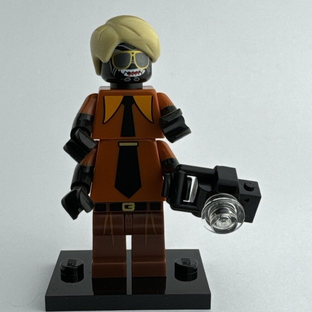 Lego Flashback Garmadon Minifigure w Base and Camera 71019 lego ninjago movie - Picture 1 of 7